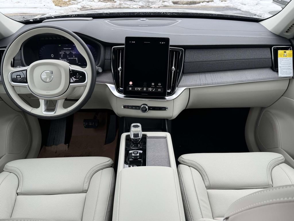 New 2026 Volvo XC90 B5 Ultra w/ Protection Package Premier image 2