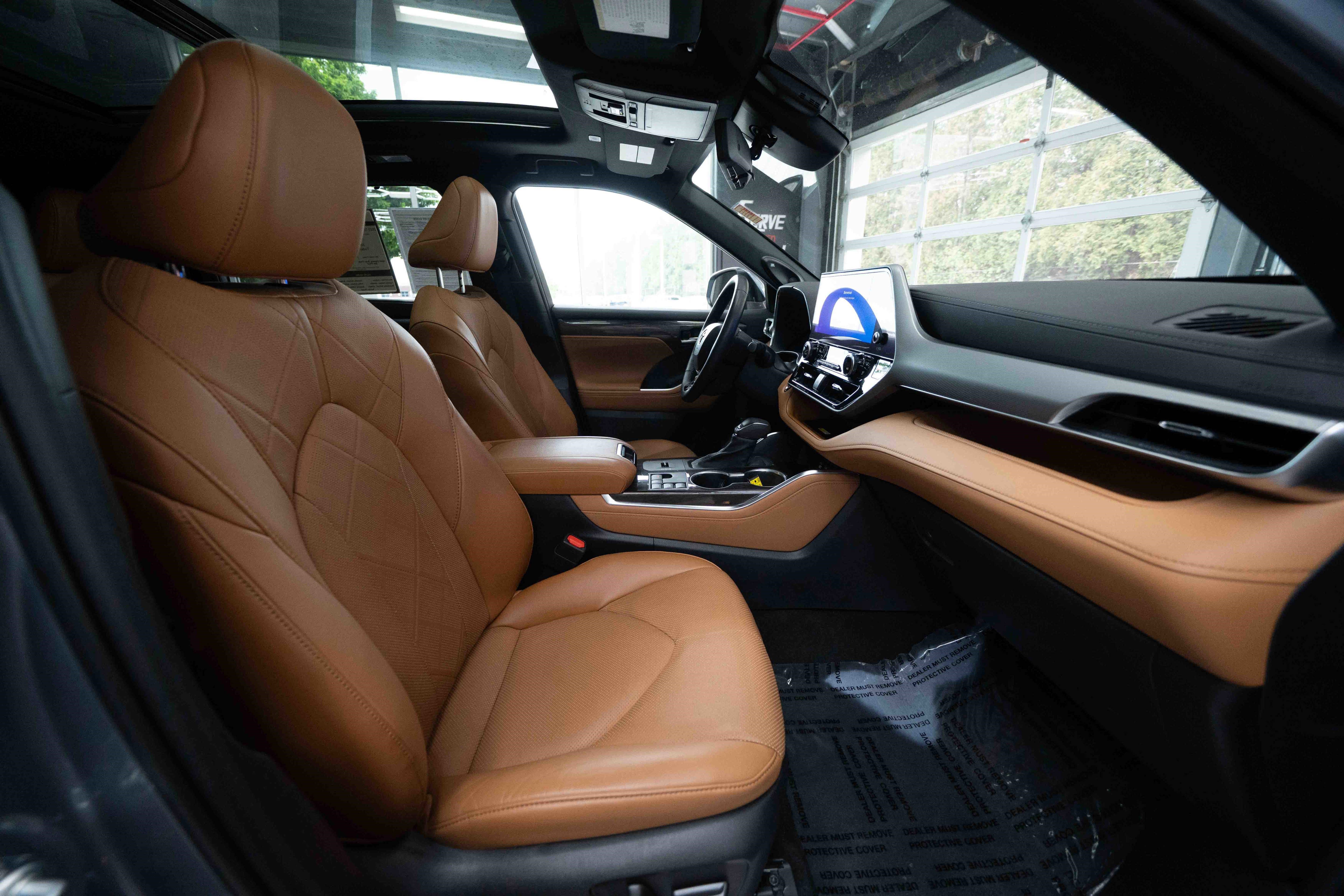 Used 2023 Toyota Highlander Platinum AWD/4WD image 27