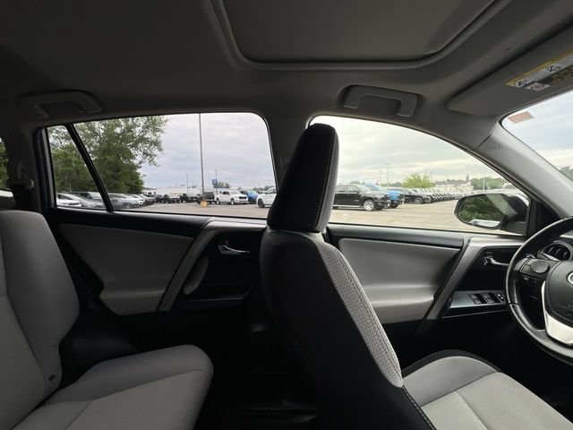 Used 2018 Toyota RAV4 XLE w/ Convenience Package AWD/4WD image 16