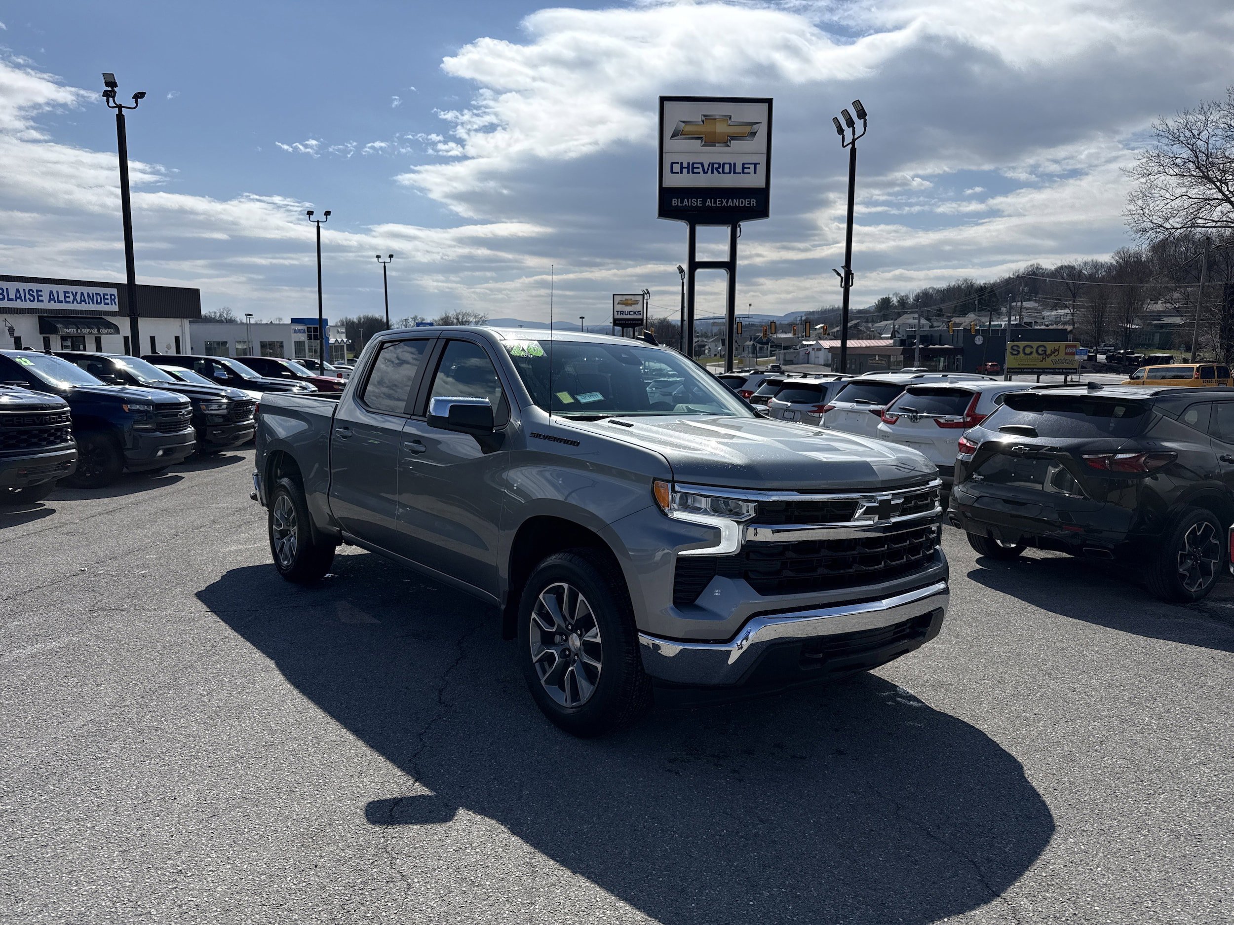 New 2026 Chevrolet Silverado 1500 LT w/ LPO, Dark Essentials Package