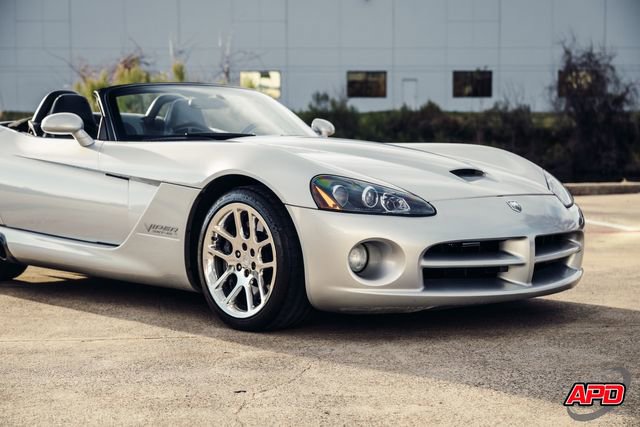 Used 2003 Dodge Viper SRT-10 image 39