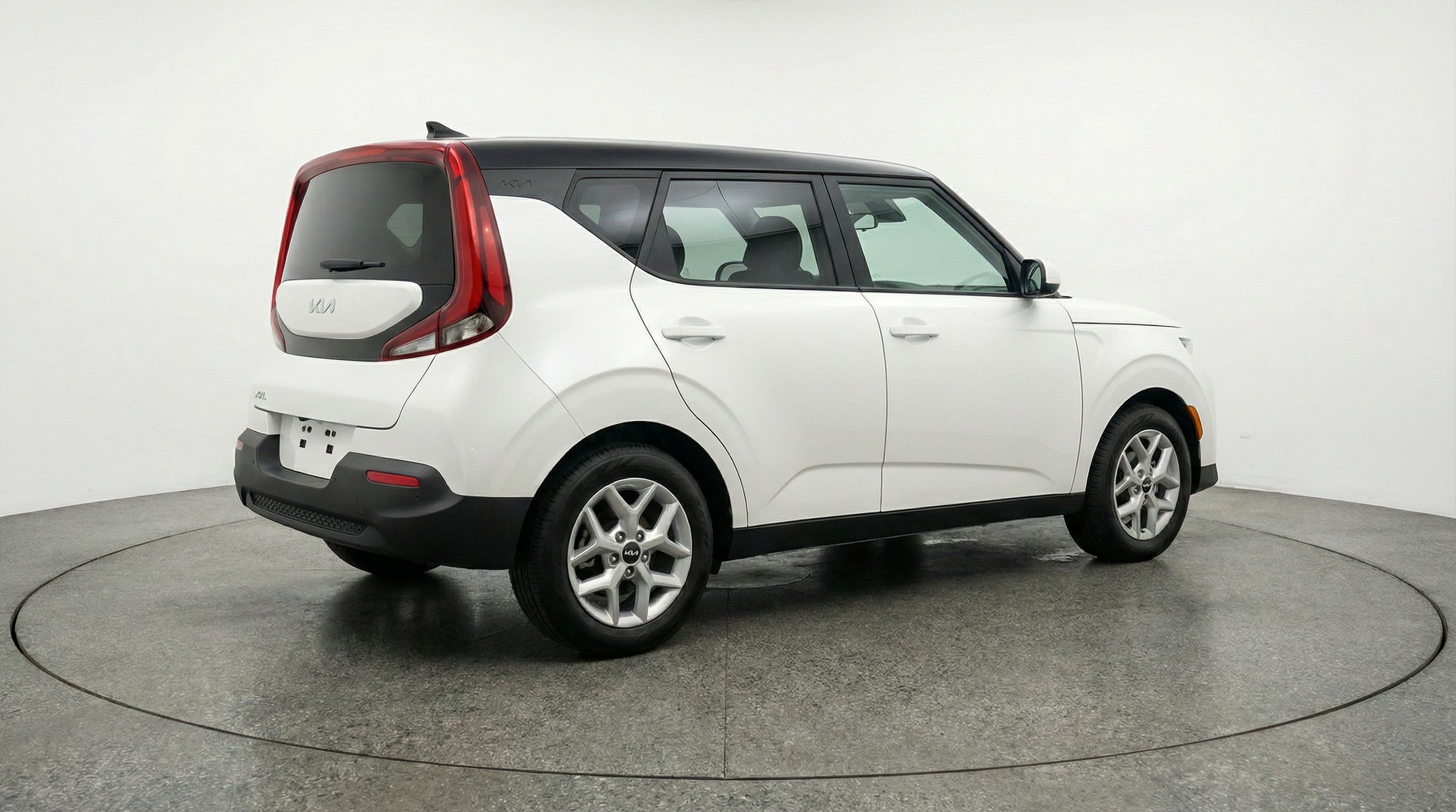 Used 2025 Kia Soul LX w/ LX Technology Package image 9