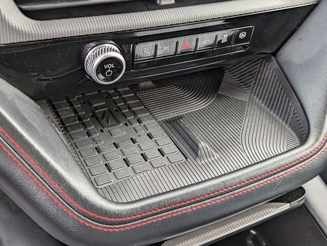 Used 2025 Ford Explorer ST image 26