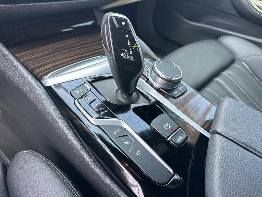 Used 2019 BMW 530e w/ Premium Package RWD image 28