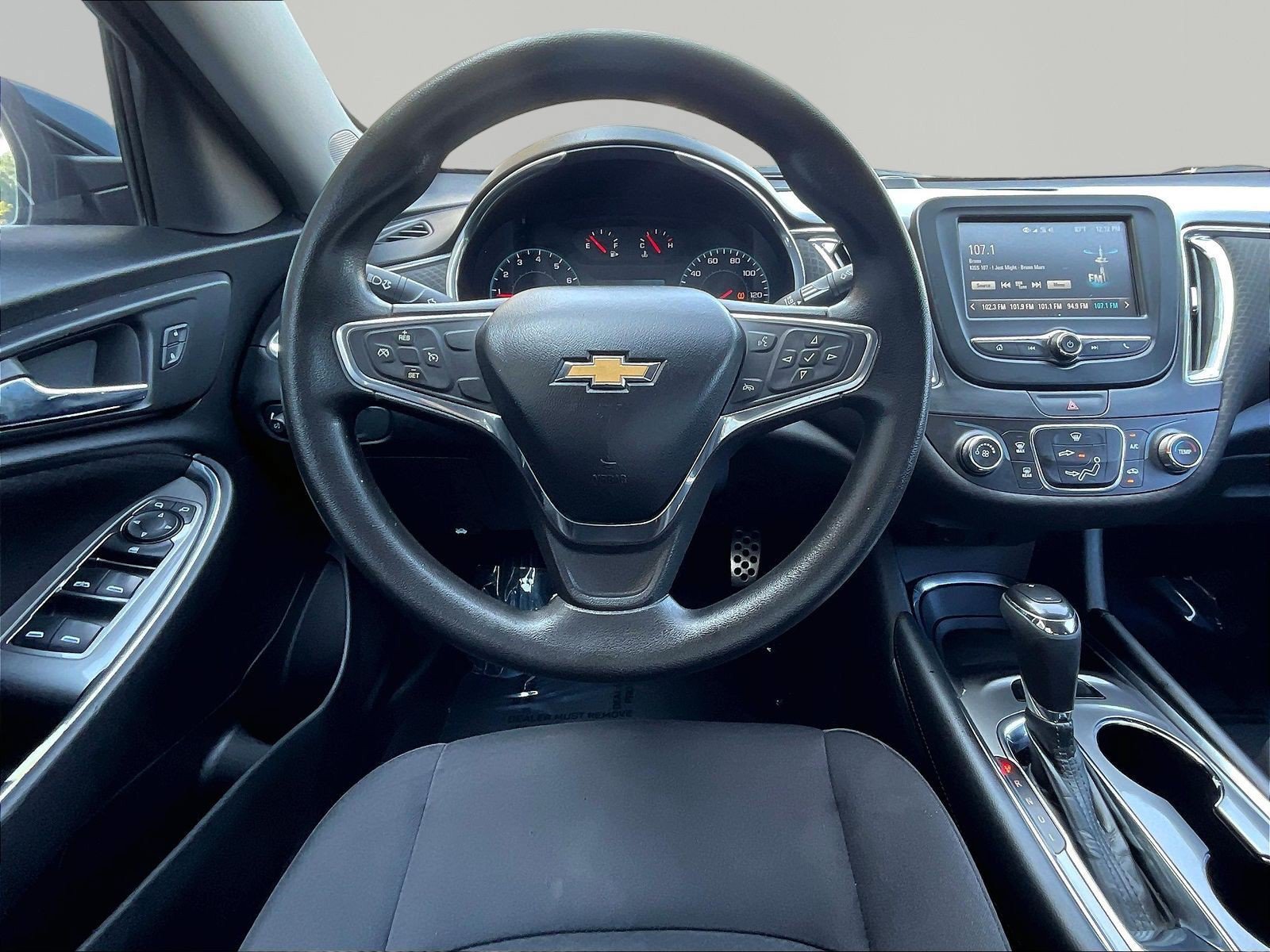 Used 2017 Chevrolet Malibu LT FWD image 8