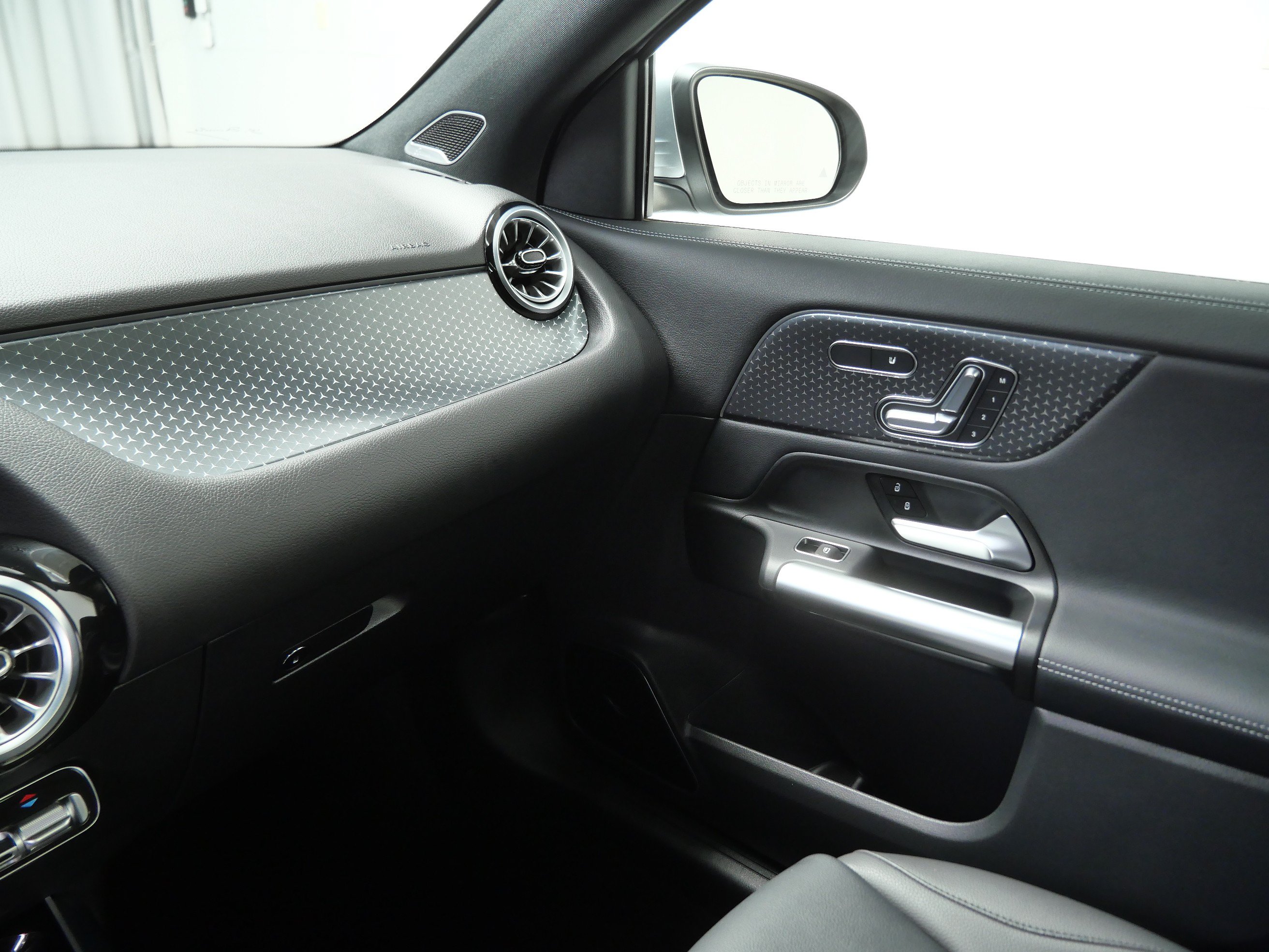 Certified 2025 Mercedes-Benz GLA 250 4MATIC image 20