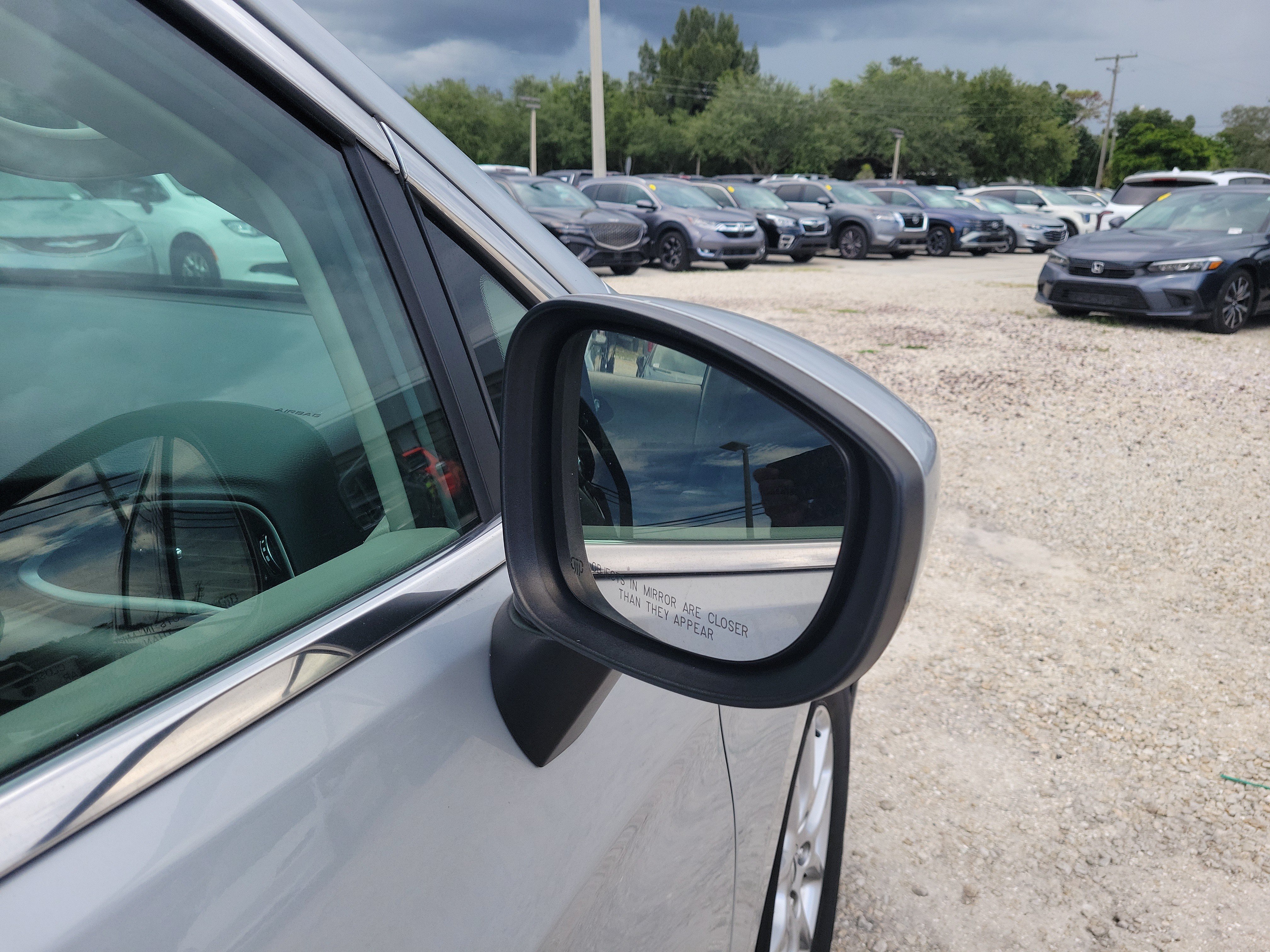 Used 2023 Chrysler Voyager LX FWD image 8