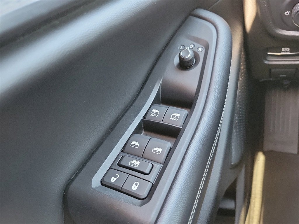 Used 2023 Jeep Grand Cherokee L Laredo image 13