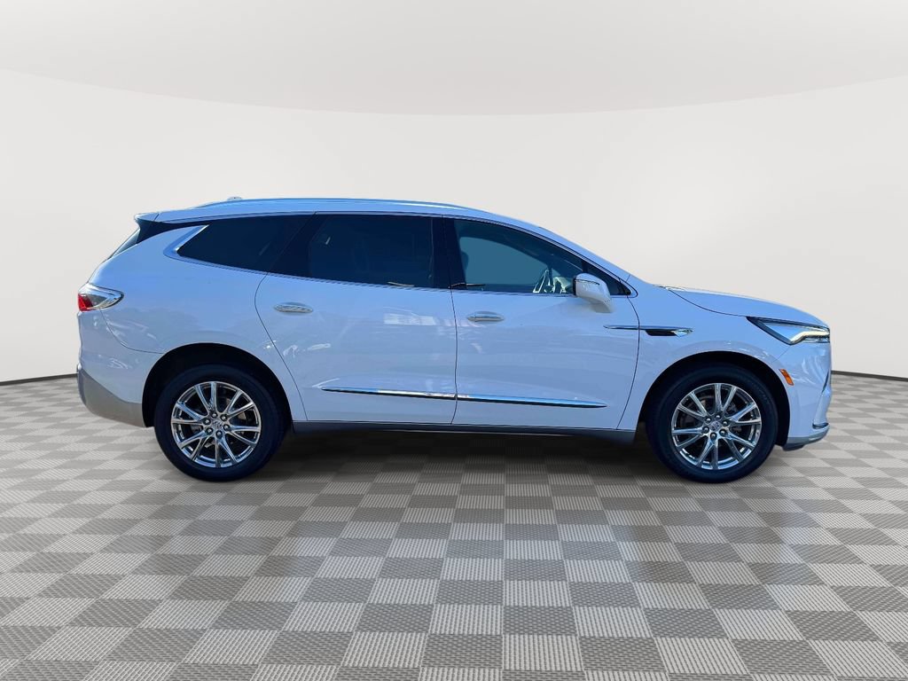 Used 2024 Buick Enclave Essence w/ Experience Buick Package AWD/4WD image 8