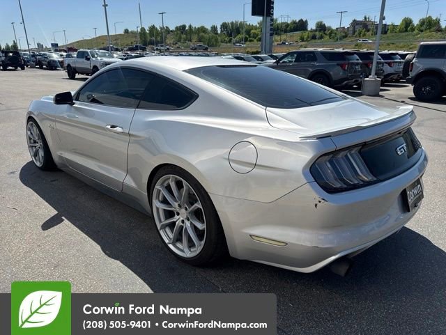 Used 2017 Ford Mustang GT RWD image 4
