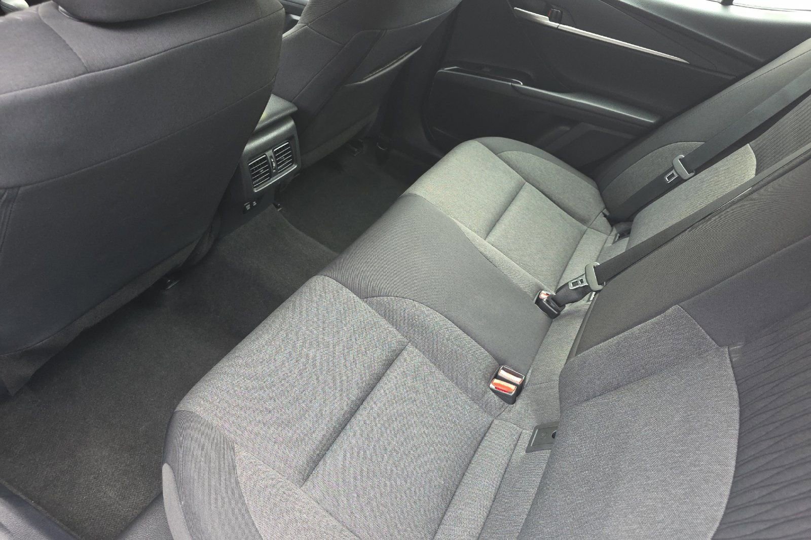 Used 2025 Toyota Camry LE FWD image 12