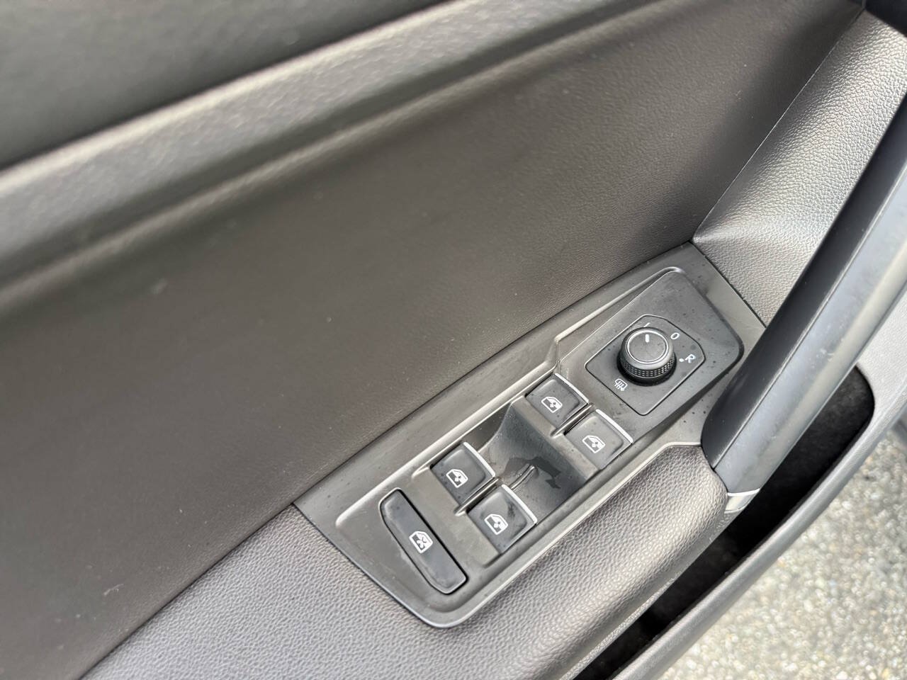 Used 2020 Volkswagen Tiguan SE R-Line w/ 3rd Row Seat Package AWD/4WD image 45
