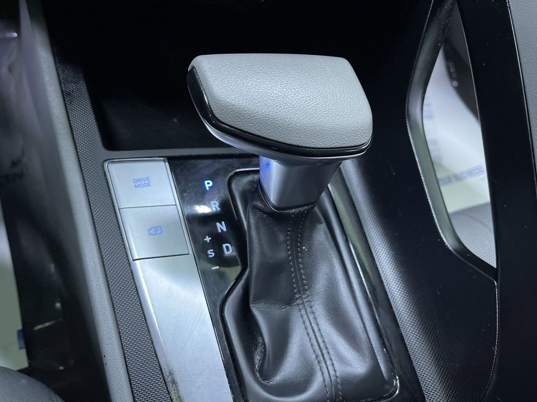 Used 2021 Hyundai Elantra SE image 23