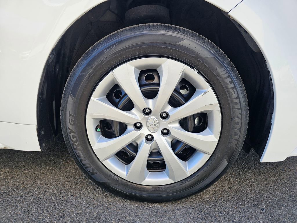 Certified 2025 Toyota Corolla LE image 9