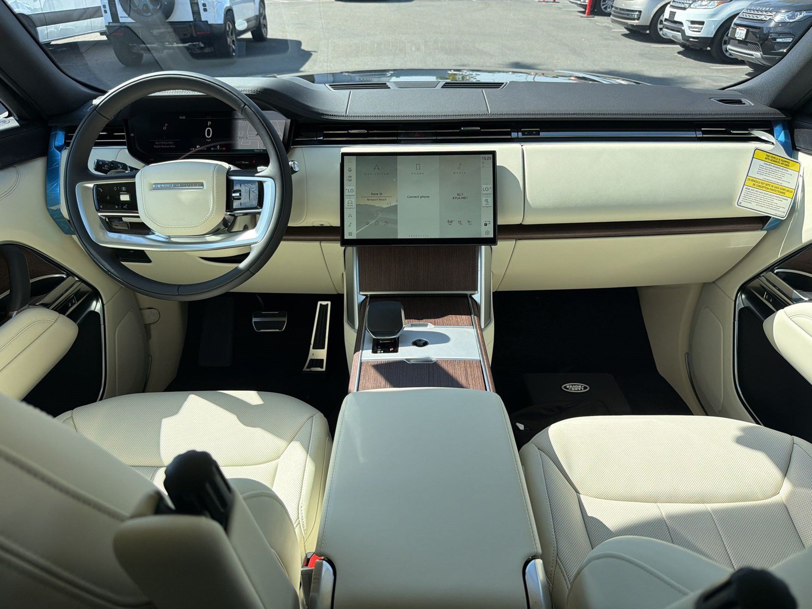 New 2026 Land Rover Range Rover Long Wheelbase SE AWD/4WD image 15