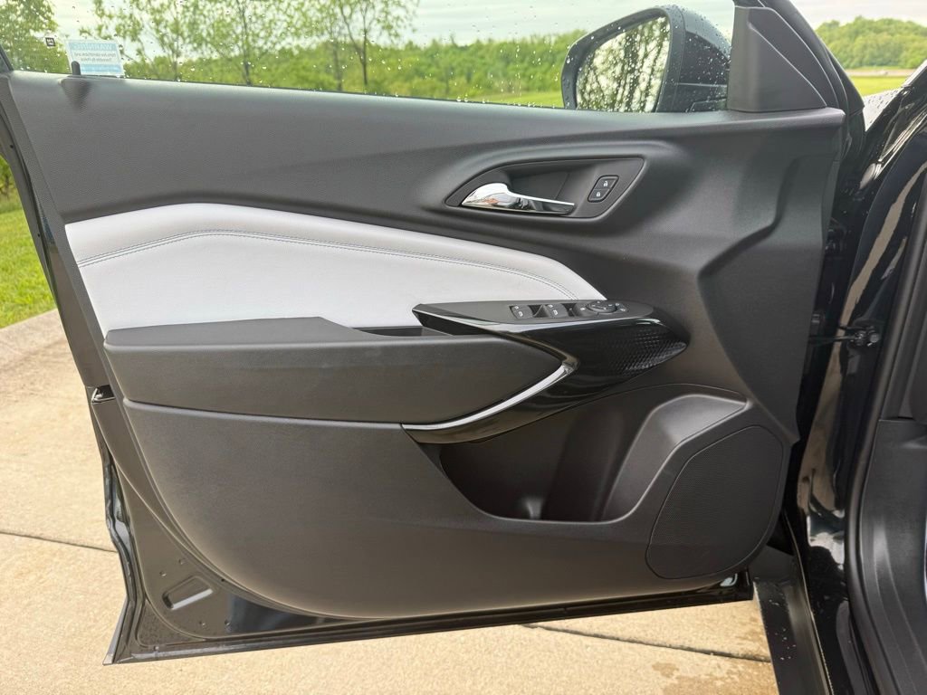 New 2026 Chevrolet Trax LT w/ Driver Confidence Package FWD image 22