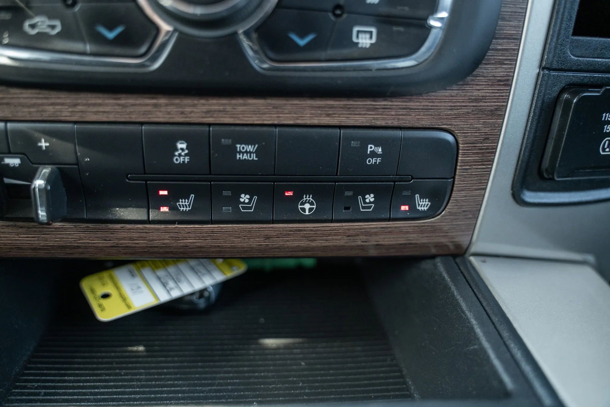 Used 2013 RAM 1500 Laramie w/ Convenience Group image 27