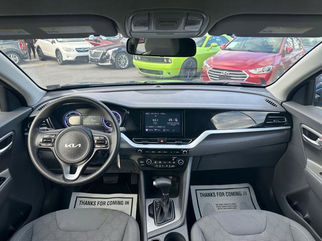 Used 2022 Kia Niro LX image 20