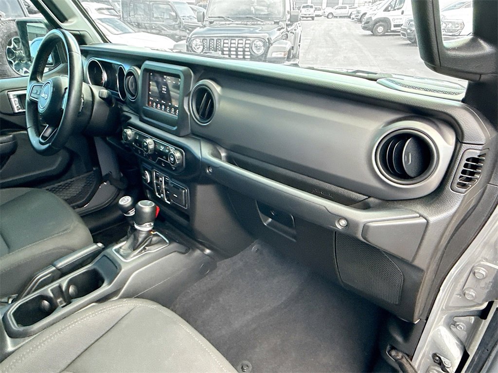 Used 2022 Jeep Gladiator Sport image 33