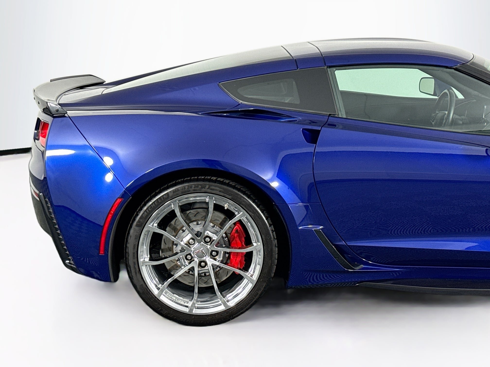 Used 2019 Chevrolet Corvette Grand Sport RWD image 39