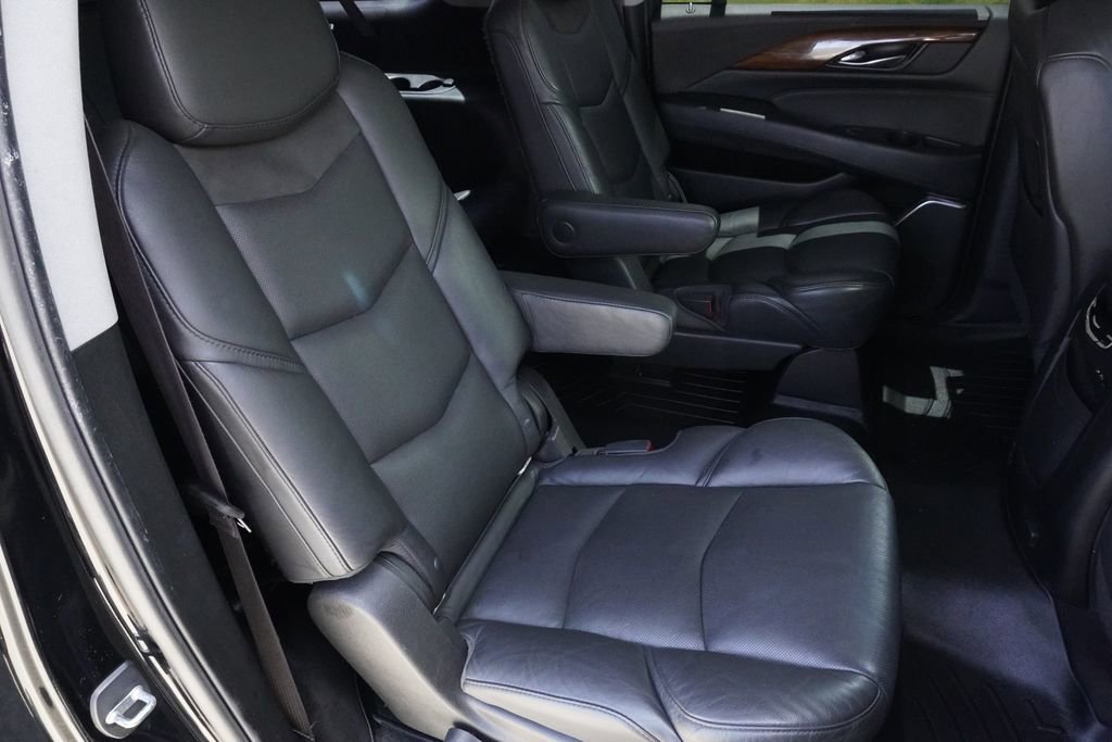 Used 2016 Cadillac Escalade ESV Luxury AWD/4WD image 27