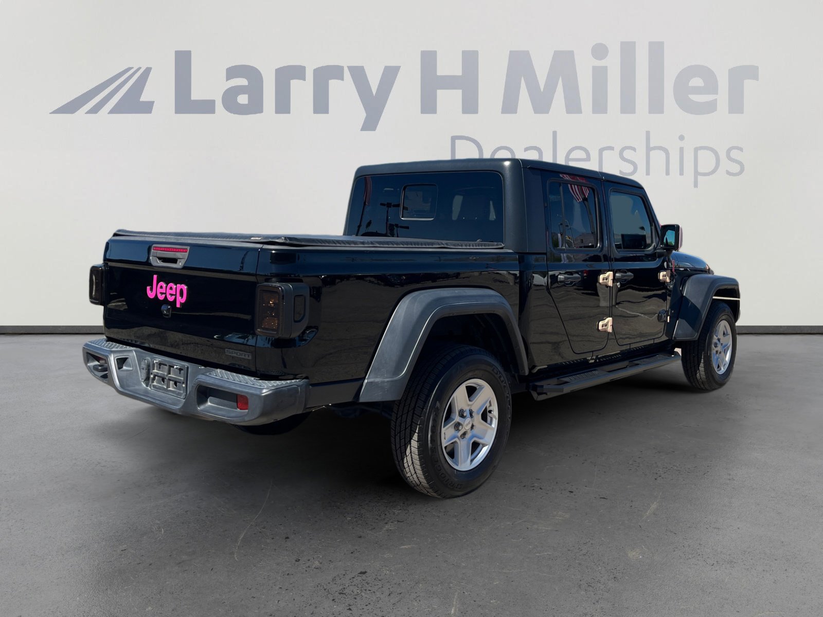 Used 2020 Jeep Gladiator Sport w/ Quick Order Package 24S image 5