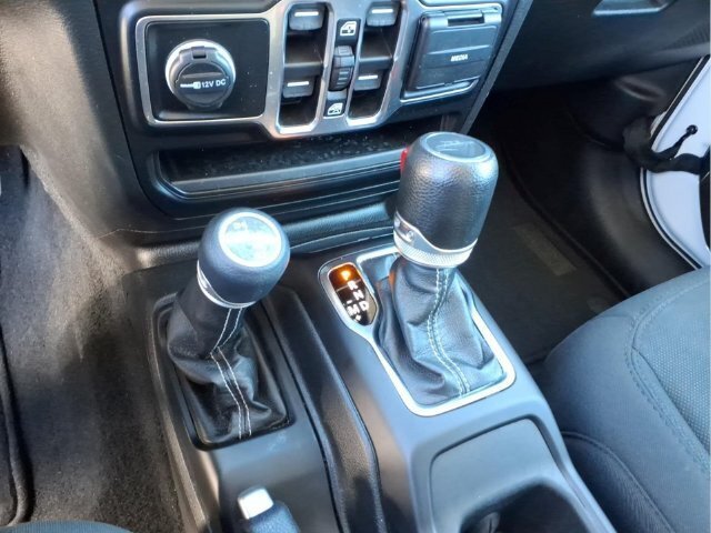 Used 2023 Jeep Gladiator Overland AWD/4WD image 28