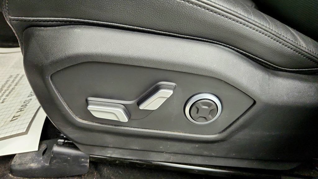 Used 2024 Hyundai Santa Fe Limited AWD/4WD image 11