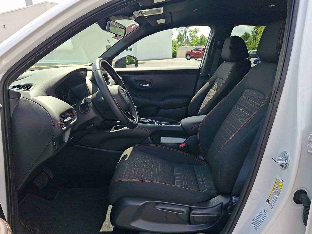 Used 2025 Honda HR-V Sport image 13