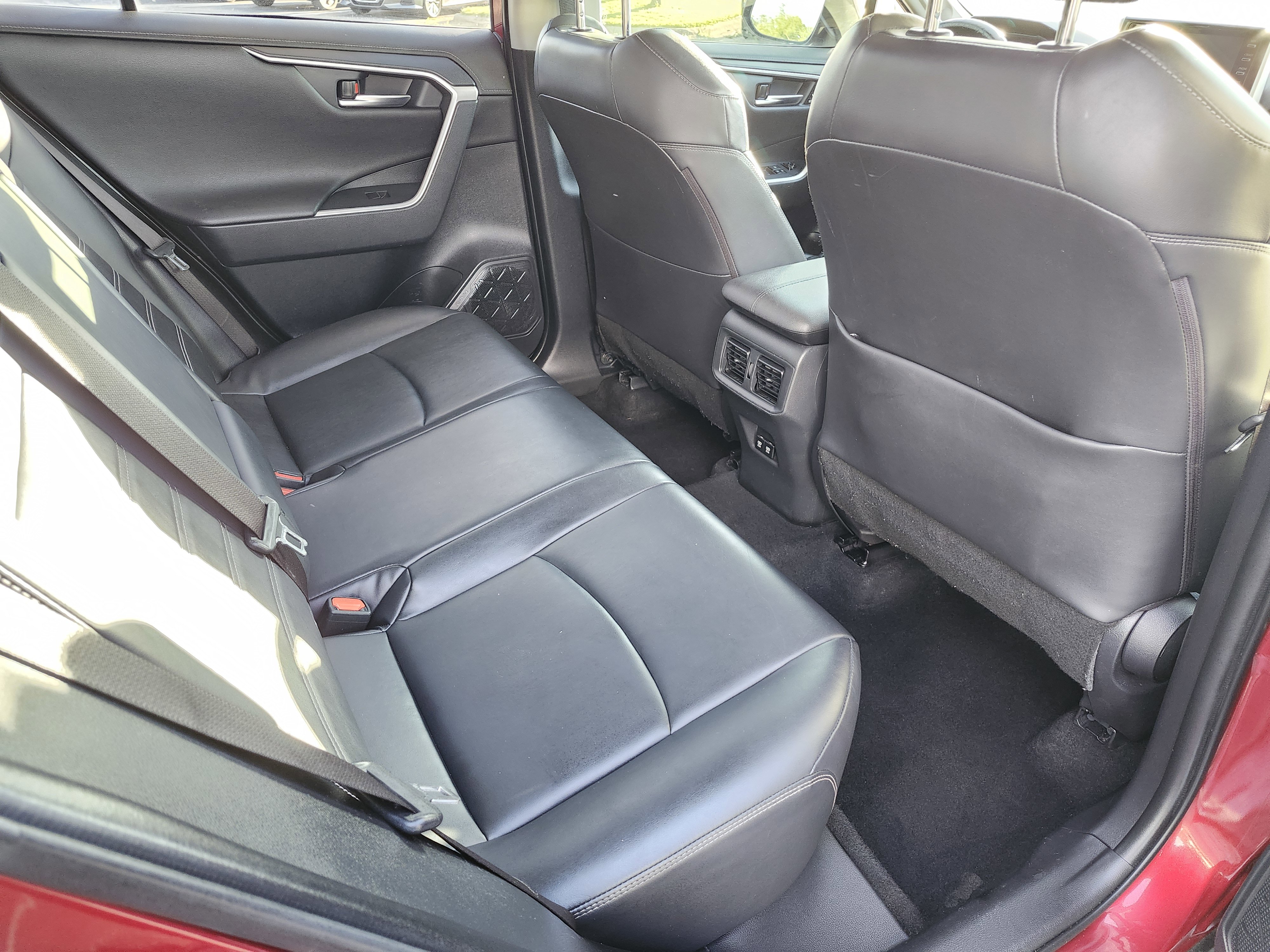 Used 2019 Toyota RAV4 Limited w/ Advanced Technology Package FWD image 22