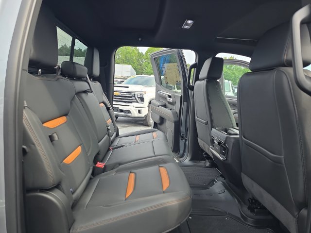Used 2024 GMC Sierra 1500 AT4 w/ Technology Package AWD/4WD image 12