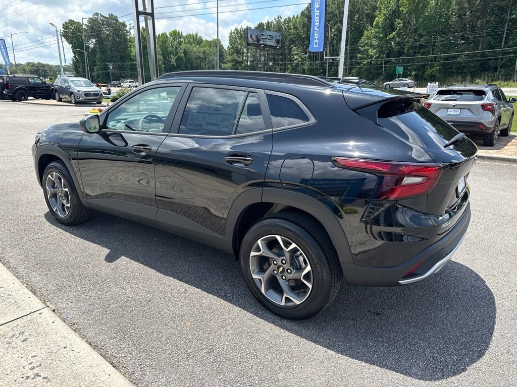 New 2026 Chevrolet Trax LT w/ LT Convenience Package FWD image 22