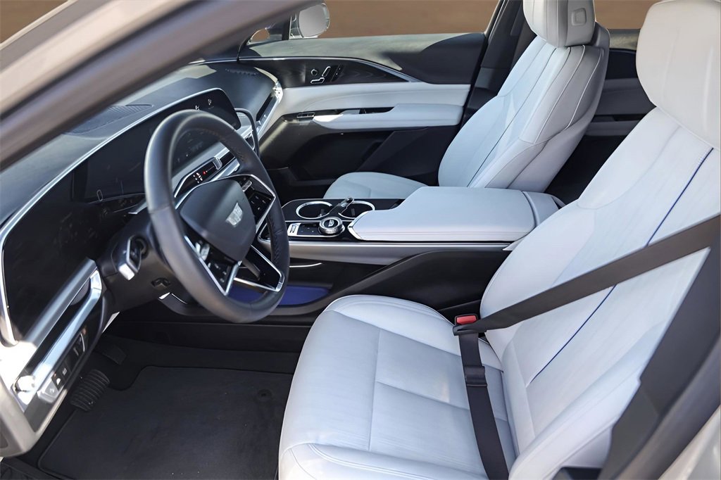 Certified 2024 Cadillac Lyriq Luxury image 8