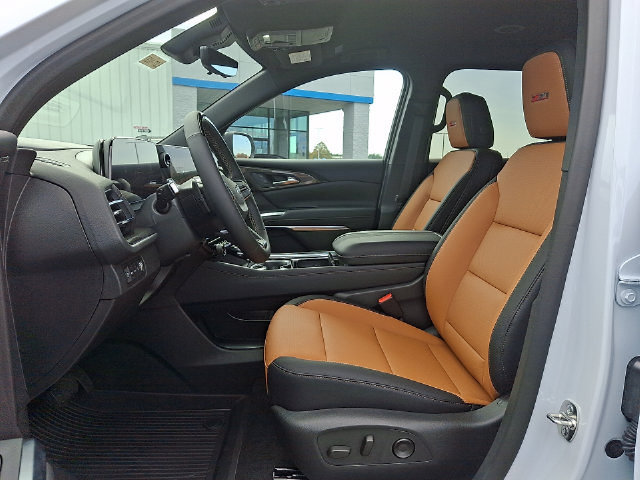 New 2027 Chevrolet Traverse Z71 w/ Enhanced Driving Package AWD/4WD image 10