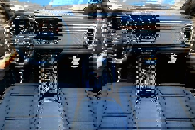 New 2026 GMC Canyon Denali image 5