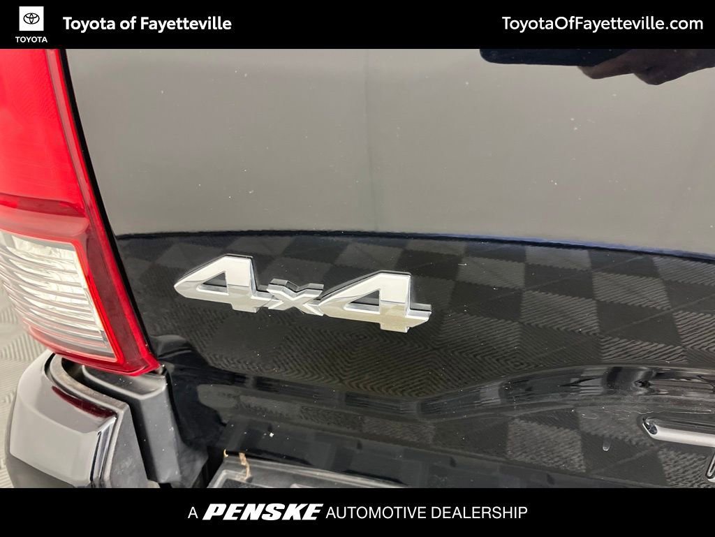 Used 2018 Toyota Tacoma SR w/ SR Convenience Package AWD/4WD image 14