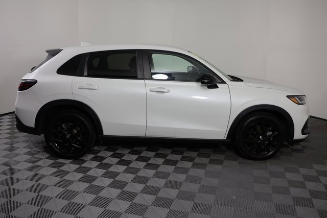 Used 2023 Honda HR-V Sport image 9