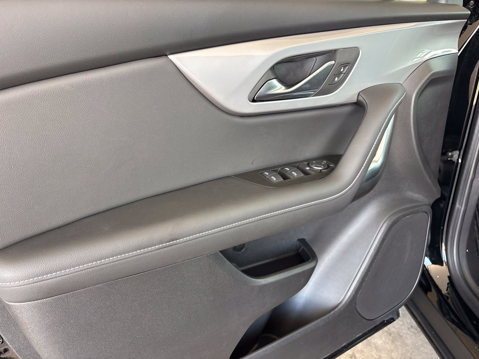 New 2026 Chevrolet Blazer LT w/ Midnight/Sport Edition FWD image 10