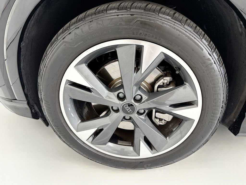 Used 2024 Audi Q4 e-tron Premium w/ Convenience Package image 28