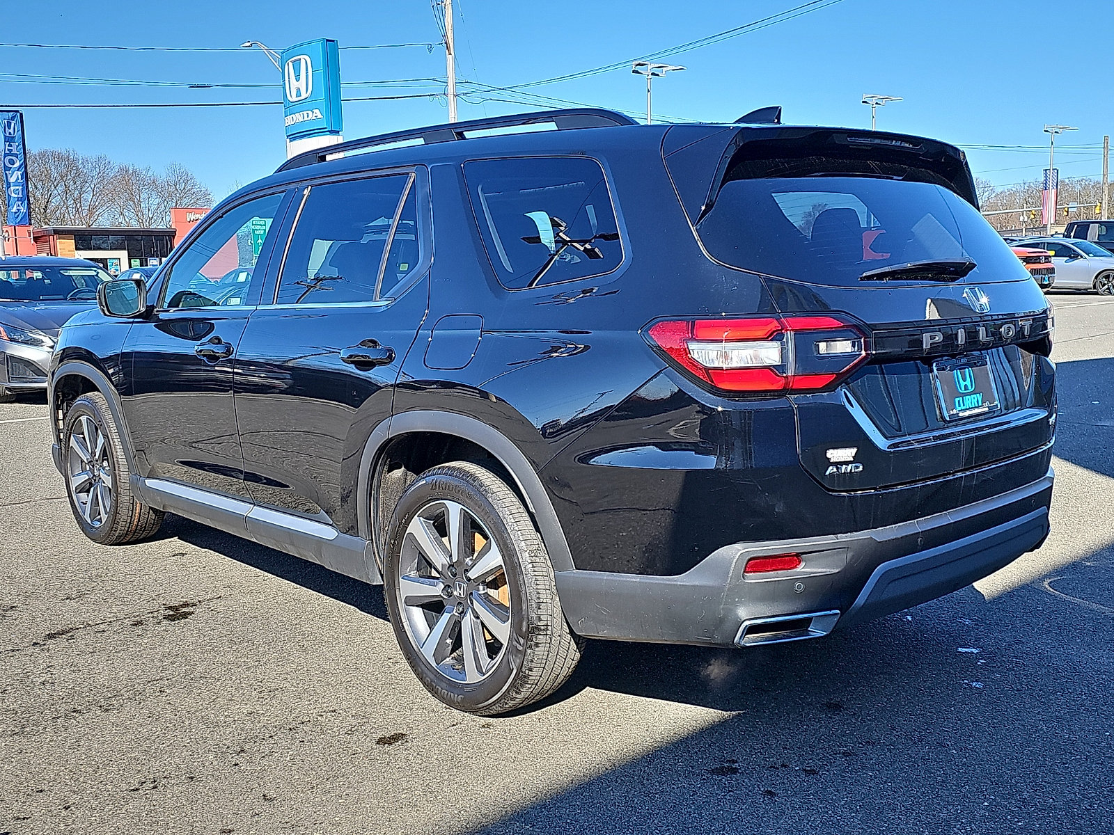 Used 2023 Honda Pilot Touring image 6