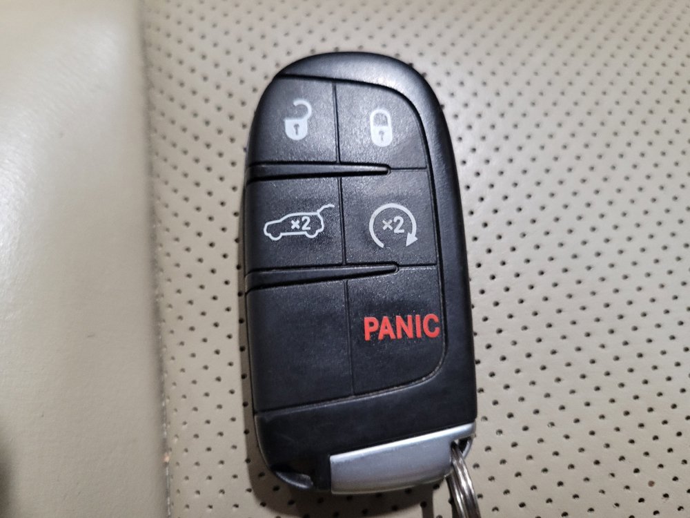 Used 2021 Jeep Grand Cherokee Overland AWD/4WD image 32