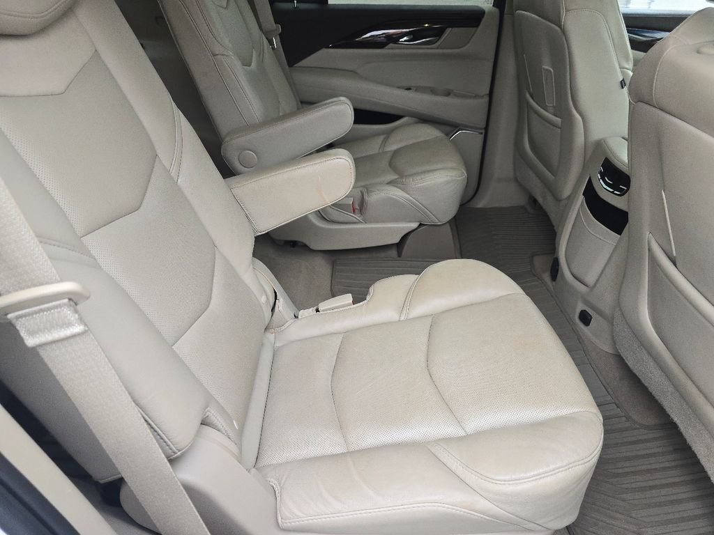 Used 2017 Cadillac Escalade Luxury AWD/4WD image 20