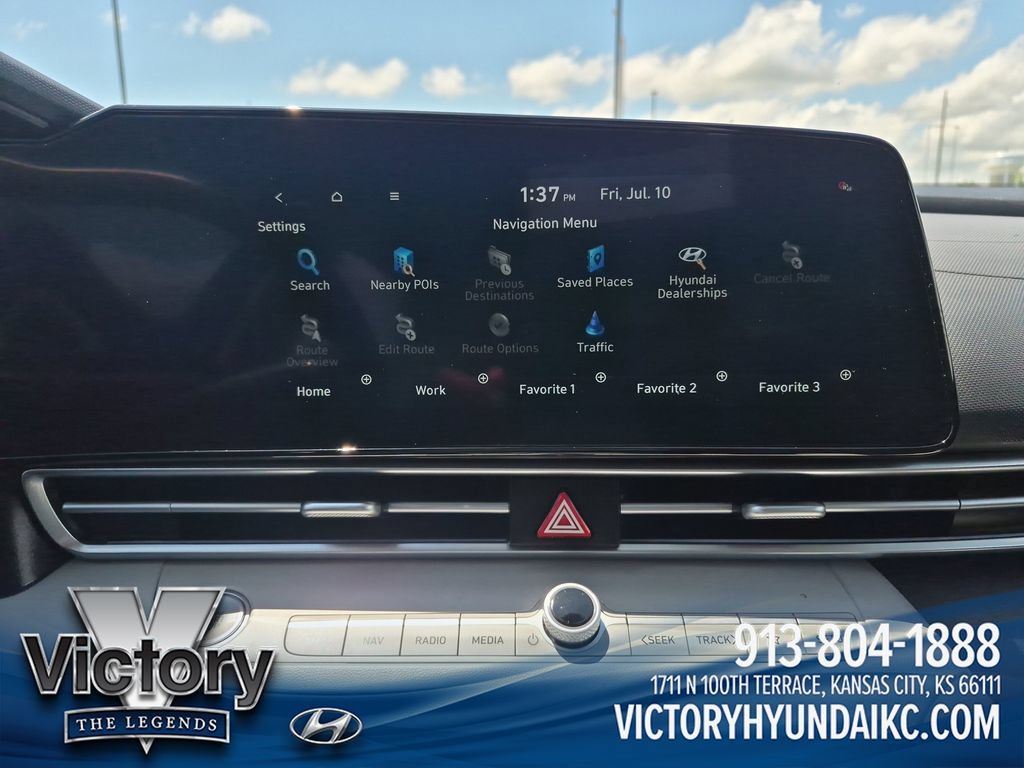 Used 2025 Hyundai Elantra Limited FWD image 19