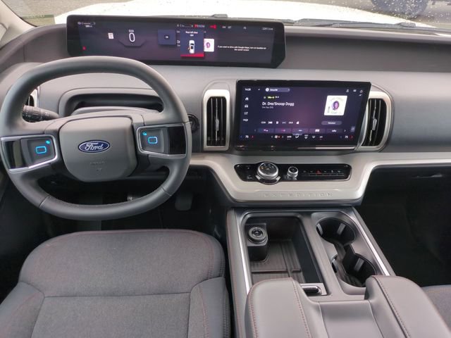 Used 2025 Ford Expedition Max Active RWD image 29