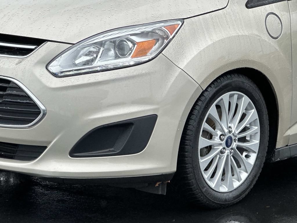Used 2017 Ford C-MAX Energi SE w/ Equipment Group 401A FWD image 8