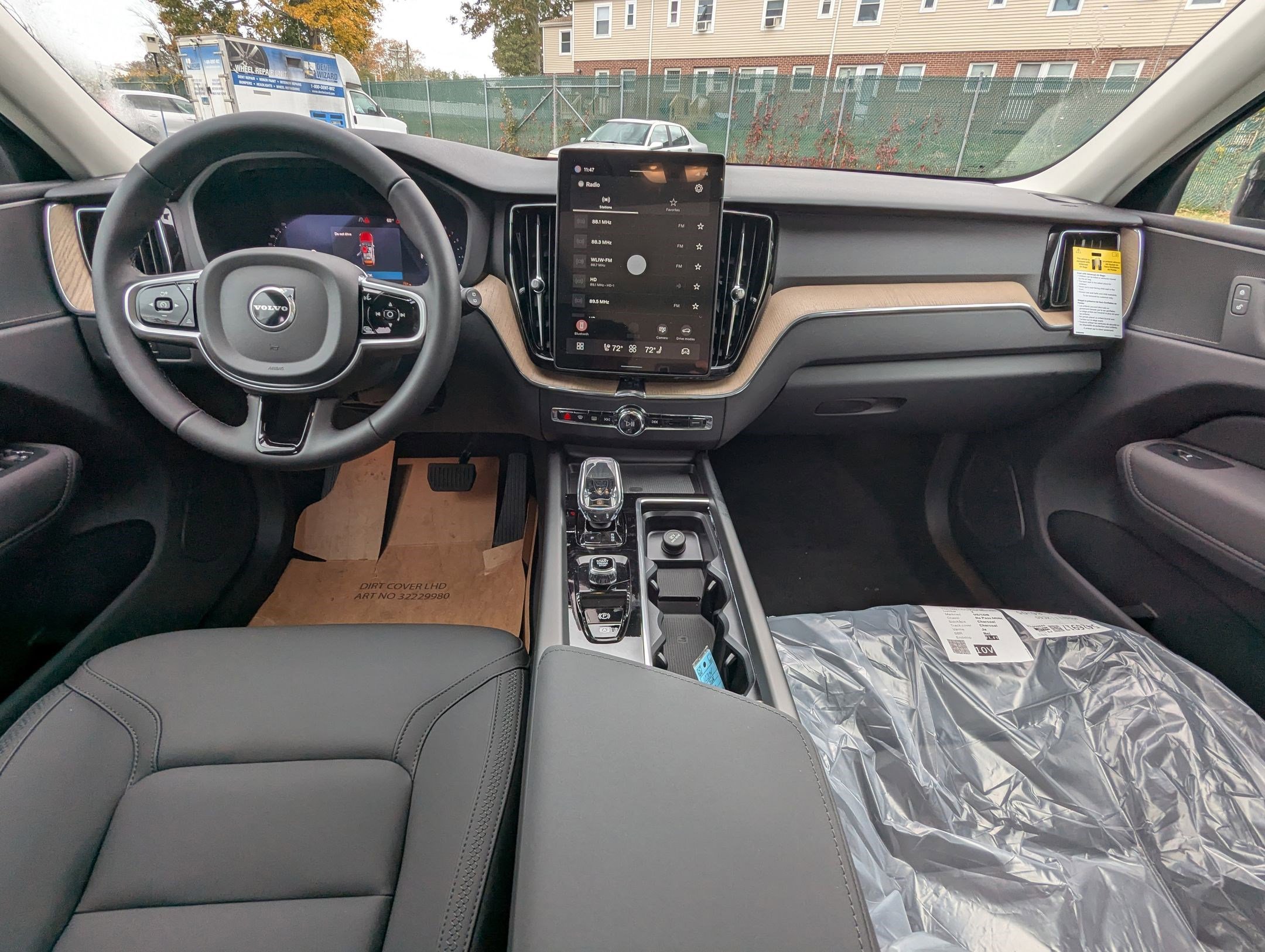 New 2026 Volvo XC60 B5 Plus w/ Protection Package Premier image 18