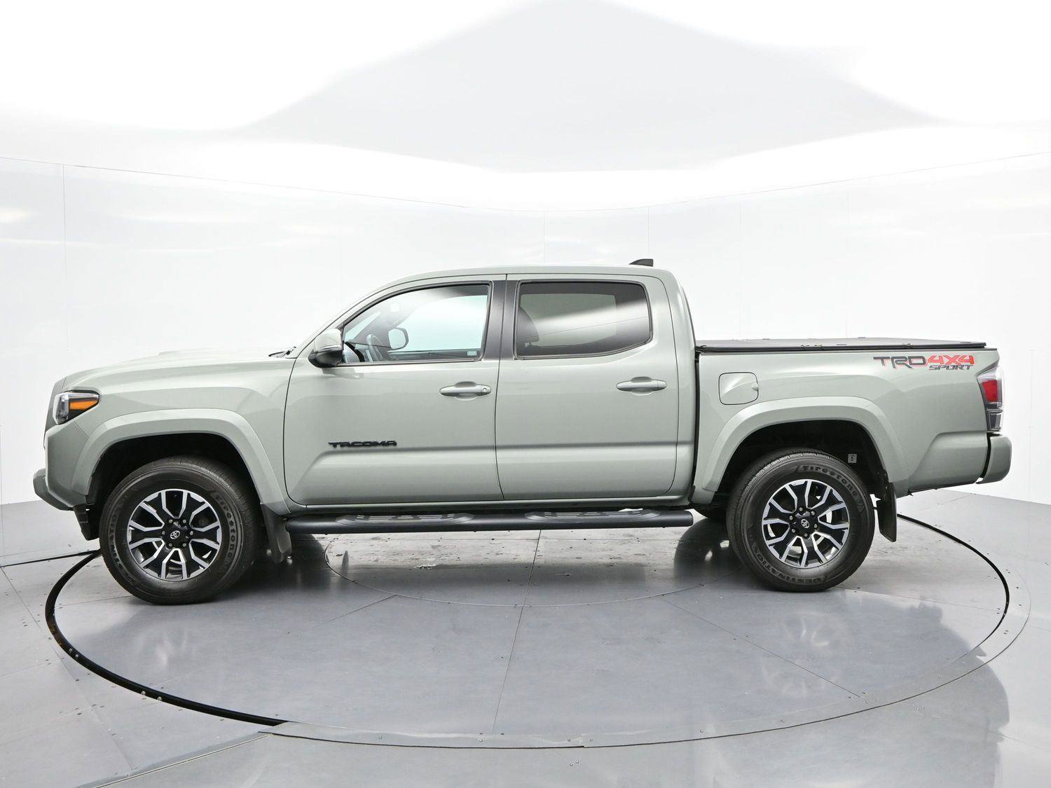 Used 2023 Toyota Tacoma TRD Sport AWD/4WD image 4