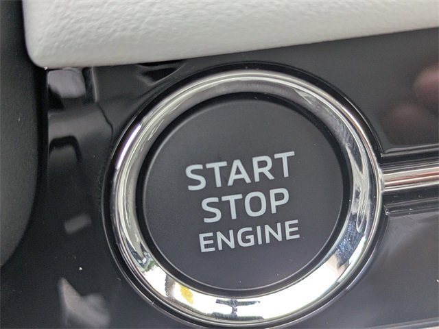 New 2025 Mitsubishi Outlander SE image 31