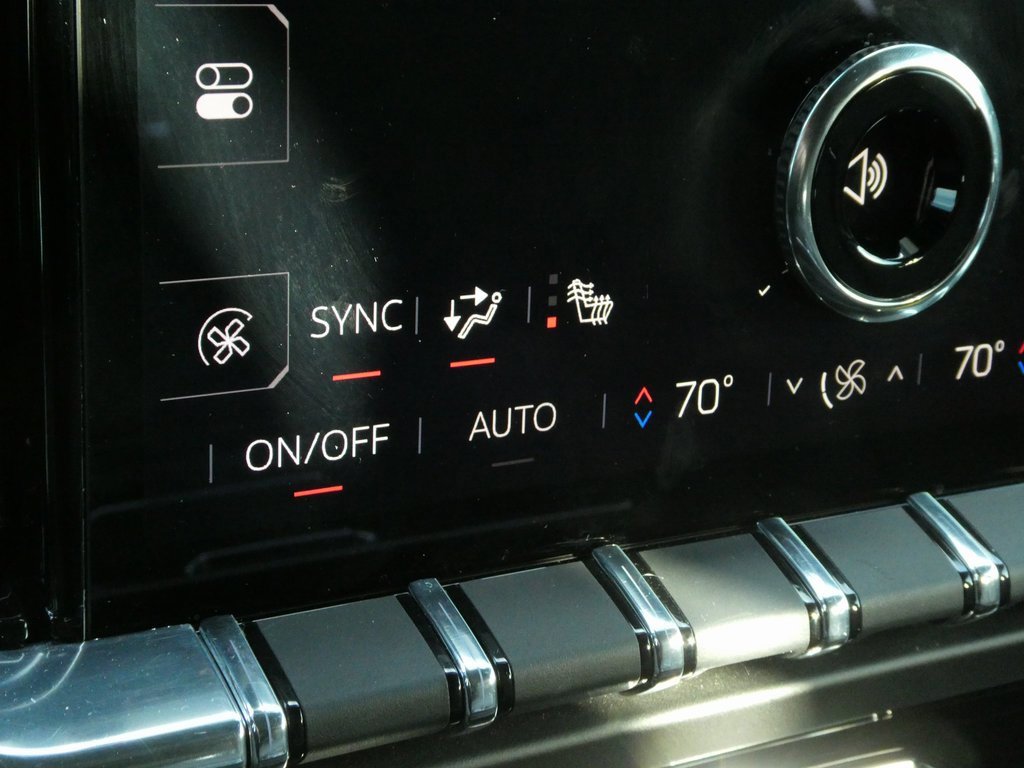 Certified 2025 GMC Yukon Denali image 17