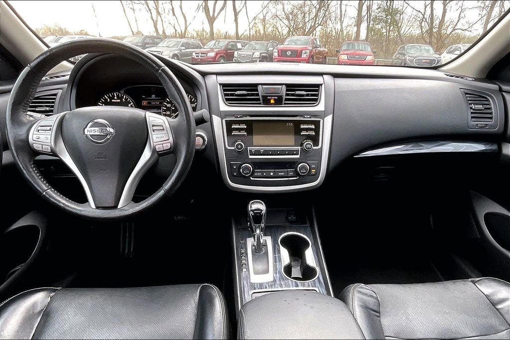 Used 2016 Nissan Altima 2.5 SL w/ Moonroof Package image 15
